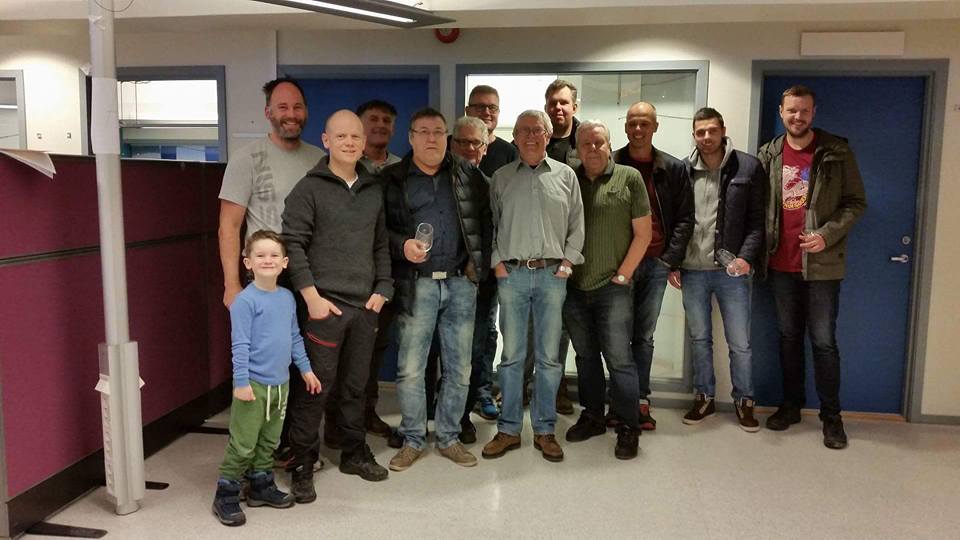 Fra venstre: Theo, Tormod, Thomas, Marcello, Arnstein, Bjørn, Jan Arve, Ragnar, Jørn Arild, Olav, Per Arne og Petter